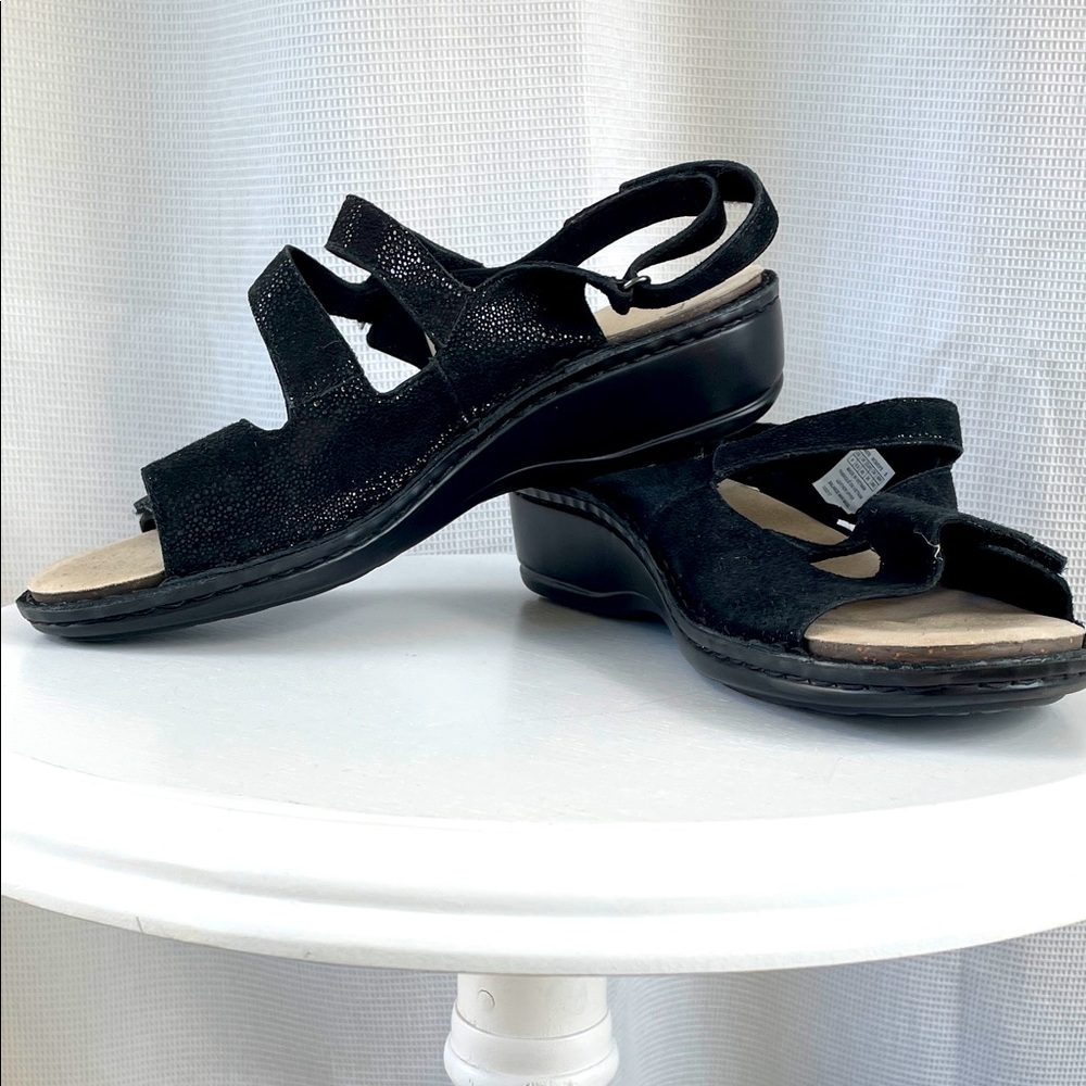 Aravon Black Cambridge Comfort Sandals